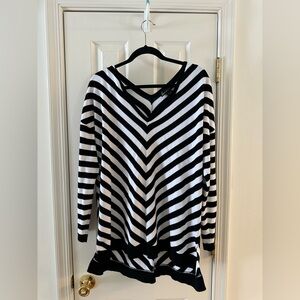 Lane Bryant Black and White Chevron Stripe Sweater/ Tunic size: 18/20